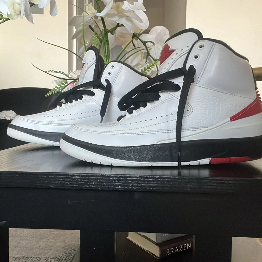 Kids Jordan 2 - Picture 2 of 3